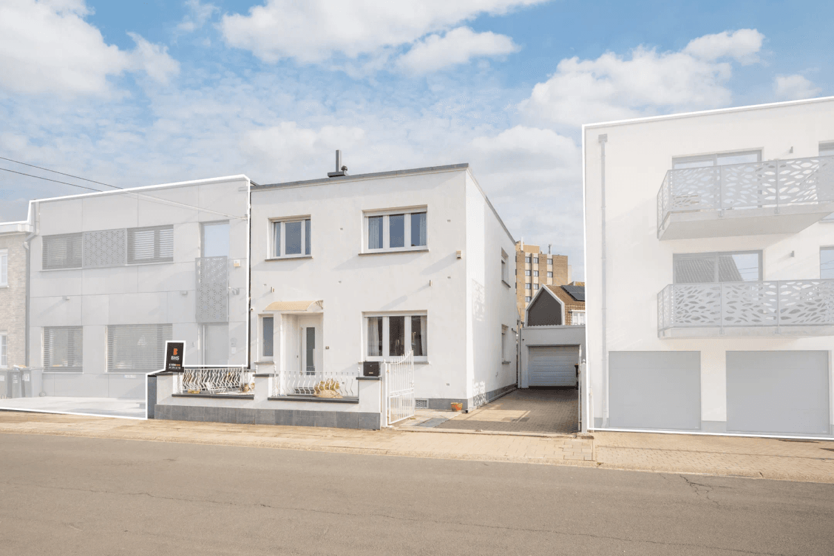 Joli maison 3 façades avec jardin